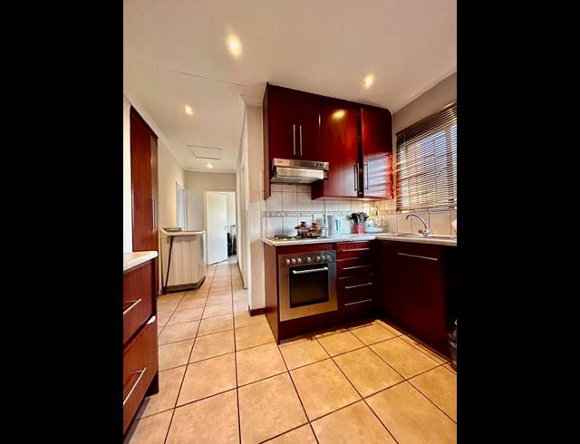 3 BEDROOM APARTMENT FOR SALE IN EDLEEN